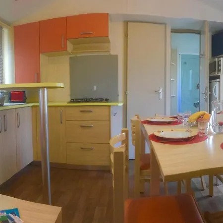 Mobilhome Climatise 3ch 6p Dans Parc Des 7 Fonts *