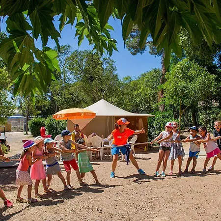 Campsite Mobilhome Climatise 3ch 6p Dans Parc Des 7 Fonts