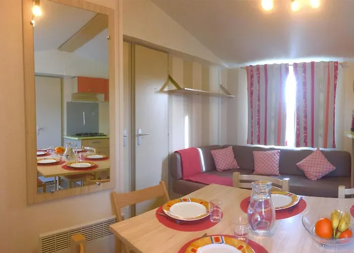 Mobilhome Climatise 3ch 6p Dans Parc Des 7 Fonts * Agde