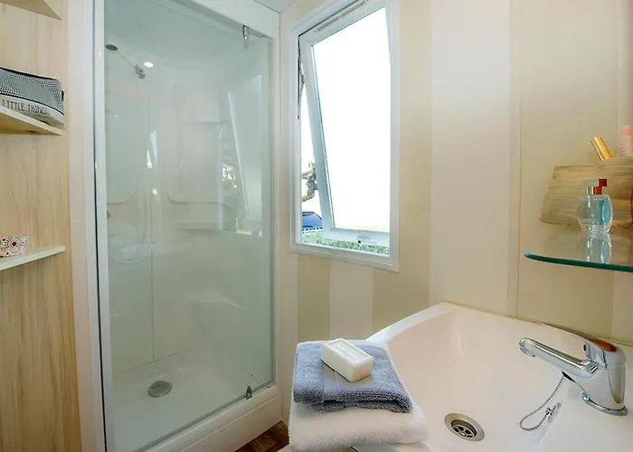 Mobilhome Climatise 3ch 6p Dans Parc Des 7 Fonts * Agde